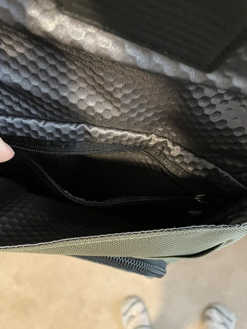 NEW! TUMI Men's Alpha Bravo Barton Crossbody Bag Olive Green & Black 6