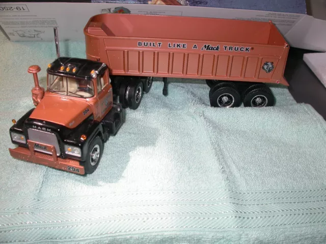 First Gear Mack 19-2500 Transport 204 Model R600 Truck with long dump trailer 3