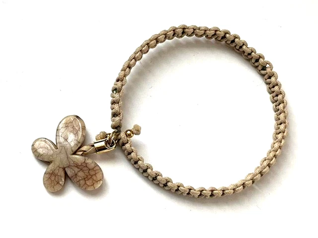 Bracelet Liora Avec Charm Papillon Rose - Neuf Sans Emballage - Style Breloques