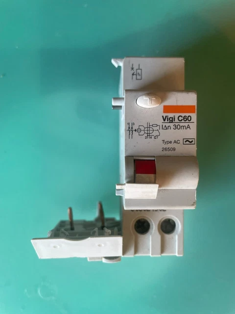 MERLIN GERIN - Bloc différentiel MULTI 9 Vigi DT40 25A 3P+N 400V 300mA