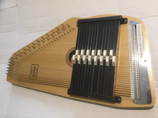 Oscar Schmidt 15 Chord Autoharp OS-45B with case