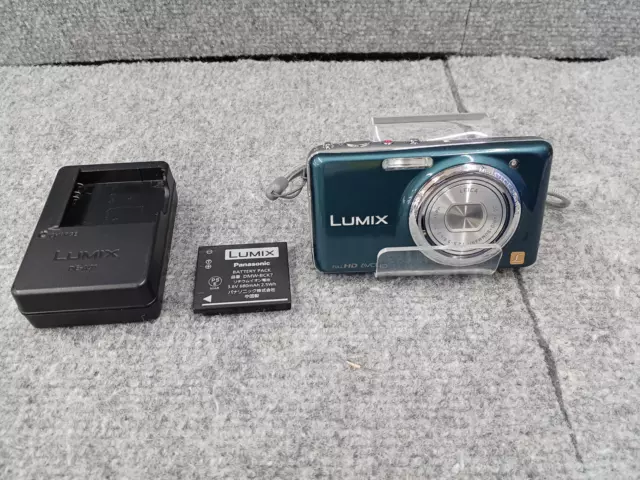 PANASONIC LUMIX DMC-FX77 Blue Compact Digital Camera, Used PANASONIC LUMIX DMC-FX77 Blue Compact Digital Camera, Used