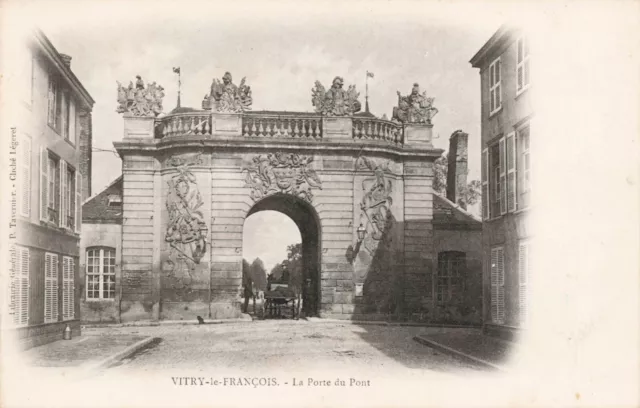 FRANCE - Vitry-le-François - postcard unrun