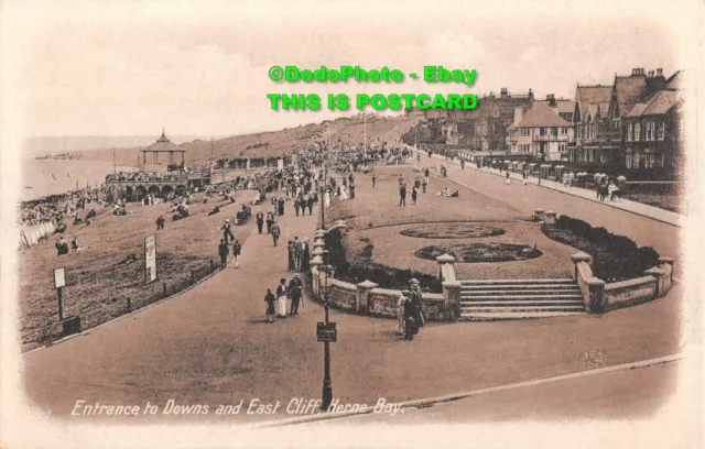 R409864 Entrance to Downs and East Cliff Herne Bay. Post Card