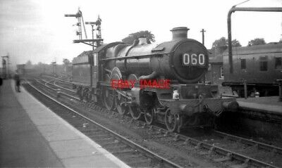 Photo  1962 A 'Castle' At Salisbury Probably Has Just Arrived On A Service From