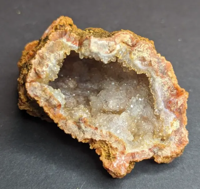Geode mit Achat und Quarzdruse FO: Kerrouchen, Mittlerer Atlas Marokko