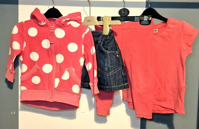 Avanti. Pacchetto vestiti per bambine età 6-9 mesi. Usato. Condizioni perfette. 4 pezzi.