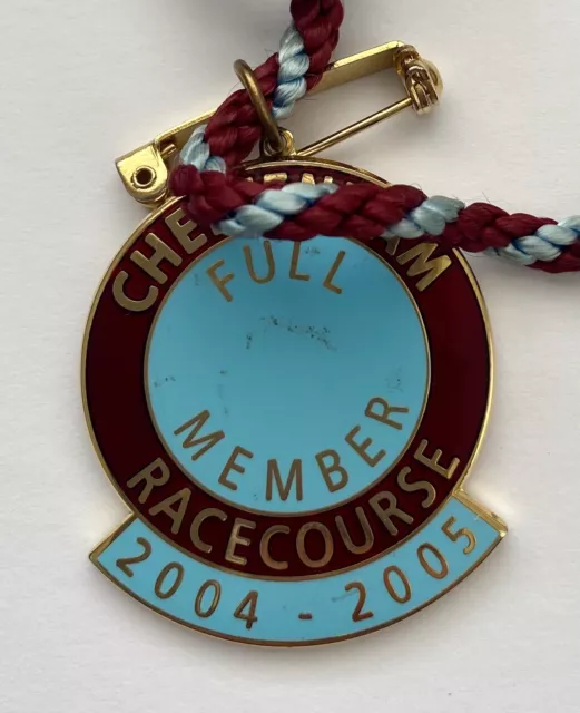 Horse Racing Members Enamel Badge - CHELTENHAM 2004/2005