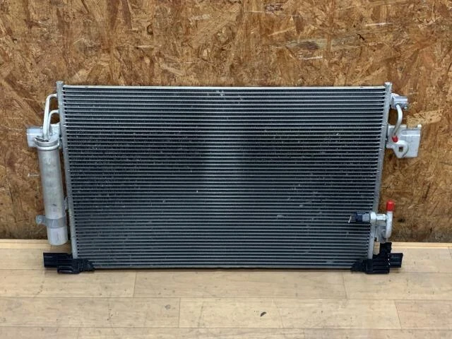 MITSUBISHI Delica D5 2008 DBA-CV5W Condensatore 7812A030 [Usato] [PA94517229]
