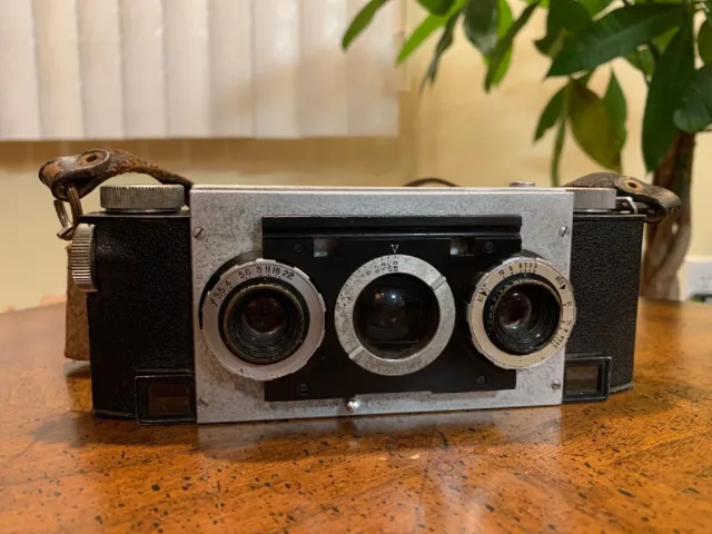 Vintage David White Stereo Realist 3-D Camera, Case, 35 mm F:3.5 Anastigmat Lens