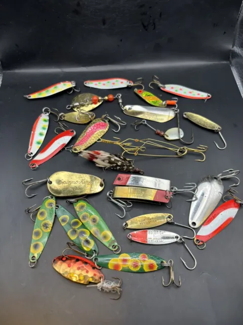 https://www.picclickimg.com/dxMAAOSwzYllyBJ6/Vintage-Fishing-Lure-Lot-Metal-Spoon-Baits-Southbend.webp