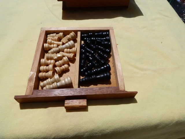 Jeu D'échecs De Voyage Ancien - Vintage, Complet ? À Vérifier