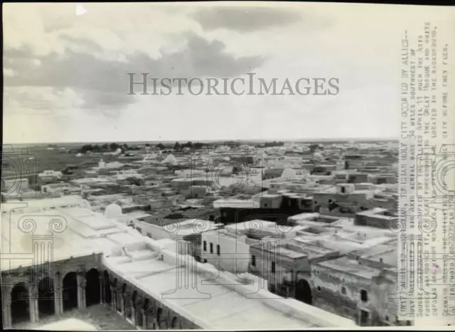 1943 Press Photo A view of Kairouan, the Holy City of Tunisia - afa60554