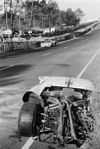 Photo Ancienne Course Auto – Bruce McLaren & Mark Donohue – Ford GT40 Mk4 – Le Mans 1967