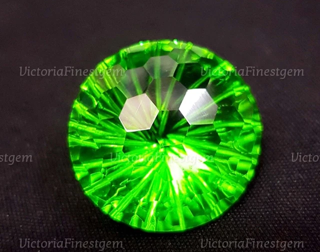 Pietra Preziosa Blu Rotonda Su Fondo Bianco. Benitoit. Zaffiro. Io Fotografia Stock - Immagine - Foto 5