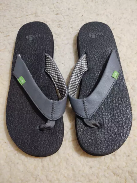 Sanuk Yoga Mat Gray Black Sandals Flip Flops Womens Size 7 SWS2908C