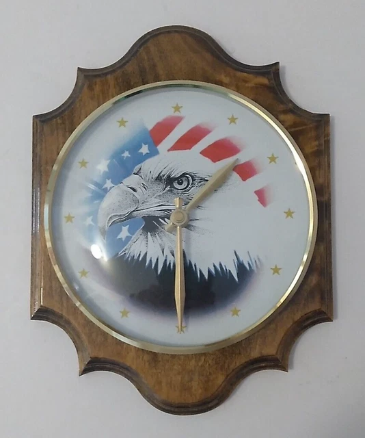 VINTAGE AMERICAN BALD Eagle Flag Stars Wood Wall Quartz Clock E