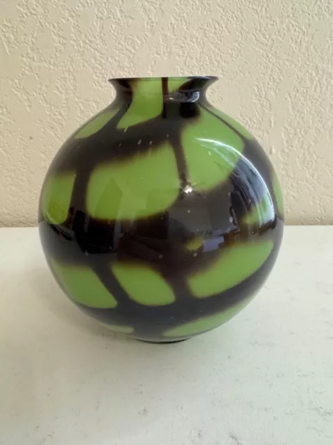 Vtg Czechoslovakia Kralik Tango Green & Black Glass Web Design Ball Form Vase