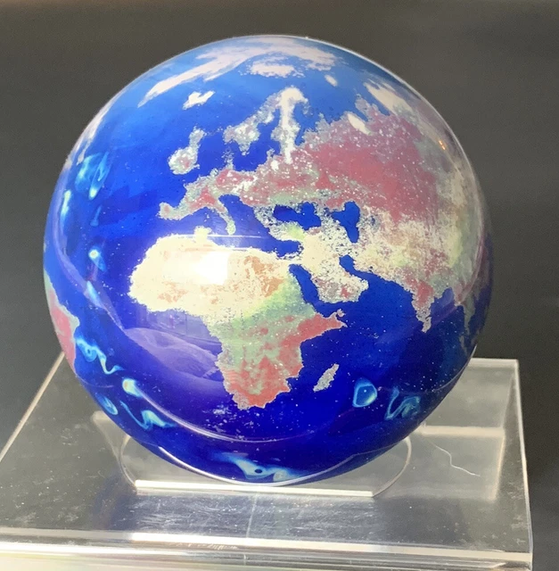 Vintage 1991 james lundberg studios world globe art glas