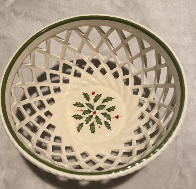 LENOX Holiday Holly Basket Open Weave American by Design Christmas 10 1/2"
