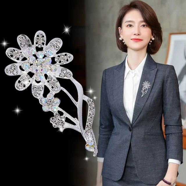 Collar brooch for shop ladies