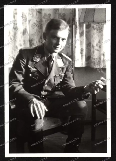Foto-Stuttgart-Portrait-Soldat-Pilot-Luftwaffe-Frontflug-Spange-1941-25