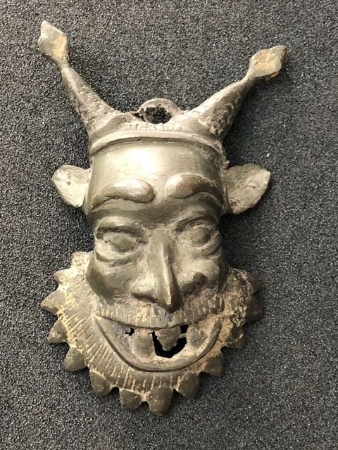 Masque miniature Bamoun Cire perdue à patine noire Cameroun Afrique