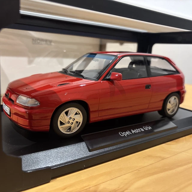 NOREV 183672 Opel Astra GSi 1991 Red 1/18 NOREV 183672 Opel Astra GSi 1991 Red 1/18