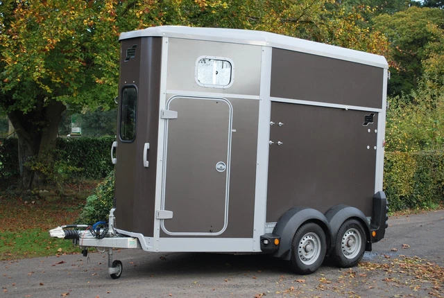 thumbnail image 2 of Jokon 95mm Round Rear Reverse Light For Ifor Williams Horse Box HB403 HB506 - OE Certified 2 of 4