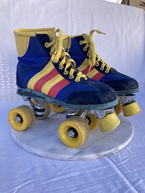 Ancien patins à roulettes en bois, décoration sport ANTONIO Bordeaux France, collection chaussures années 40-50 - France