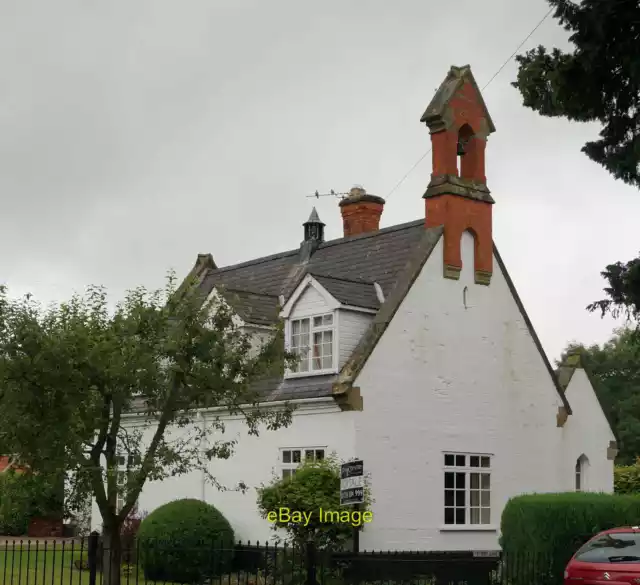 Photo 12x8 The former Village School, Glentworth  c2014