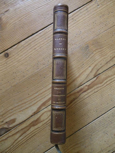 Mélanges de littérature et de critique.  Musset.  Charpentier , 1867.  Reliure