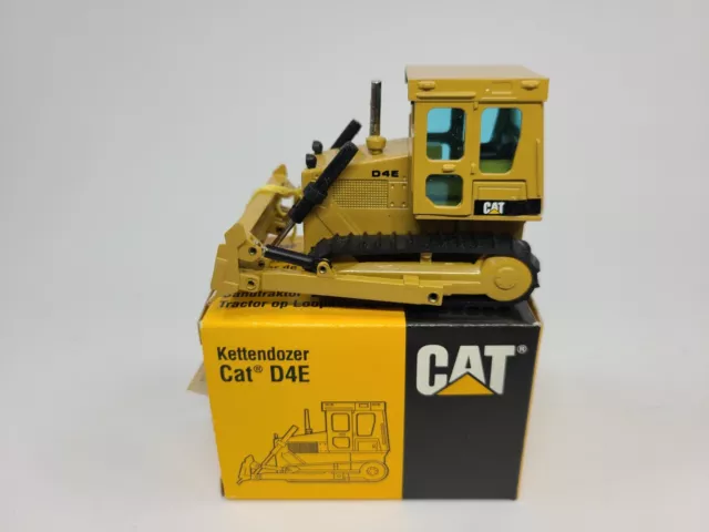 Caterpillar Cat D4E Dozer - NZG 1:50 Scale Diecast Model #205 New 1979