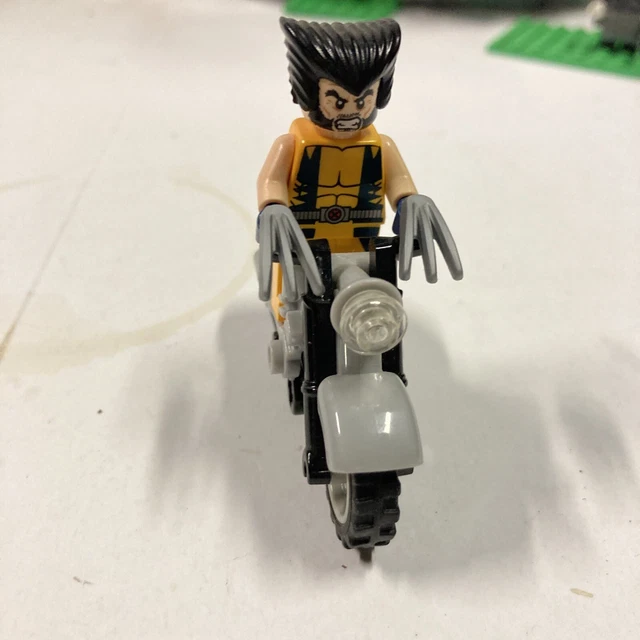 LEGO Marvel Super Heroes 6866 - Wolverine Minifigure With Motorcycle
