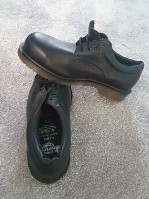 Dr martens unisex classic black icon 2216 safety shoes on sale