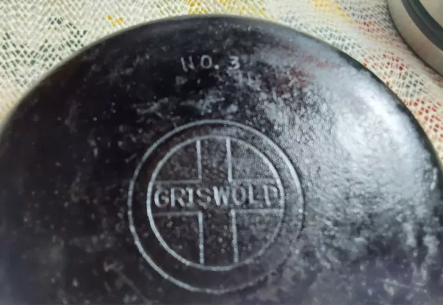 Griswold #3 Cast Iron Skillet Small Block Logo 709B USA 6 1/2" 2 PourSpouts Flat 2