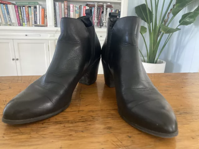 Hush Puppies Calista Black  Leather Pull On  Ankle Boots Hardly Worn Size 11