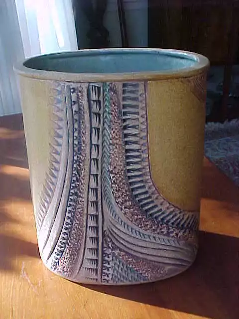 Barbara Haring large  modernist  incised studio pottery vase Maine artist