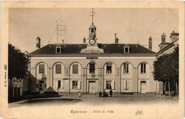 CPA EPERNON - Hotel de Ville (669893)