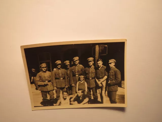 Gruppe Soldaten in Uniform - Gruppenbild / Foto