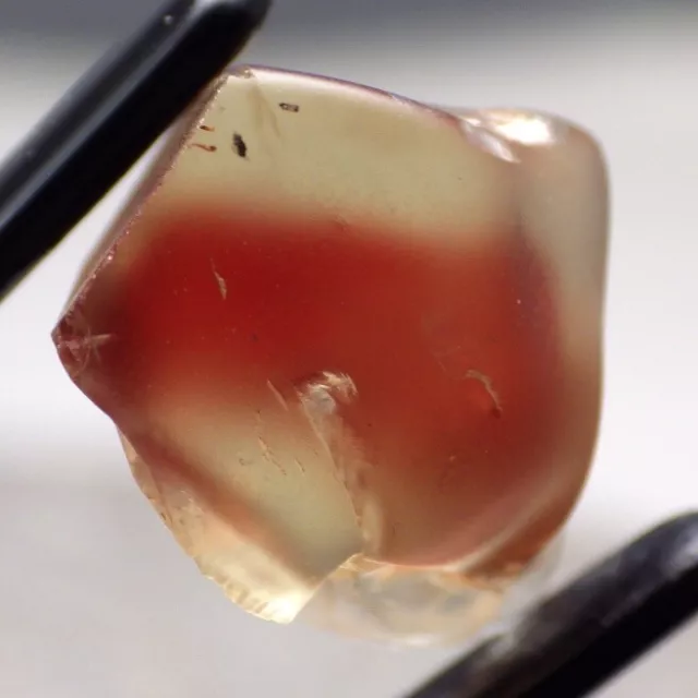 Rouge Oregon Sunstone 16.97Ct FACET Grade Brute, Voir Vidéo