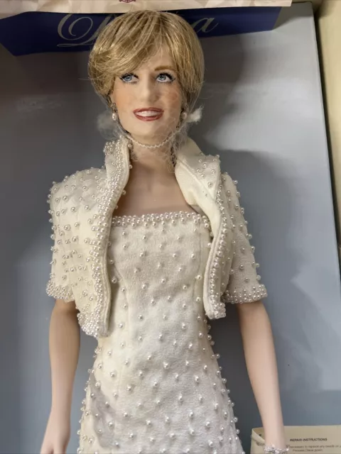 THE FRANKLIN MINT Diana Princess of Wales Porcelain Doll Pearl Dress ...