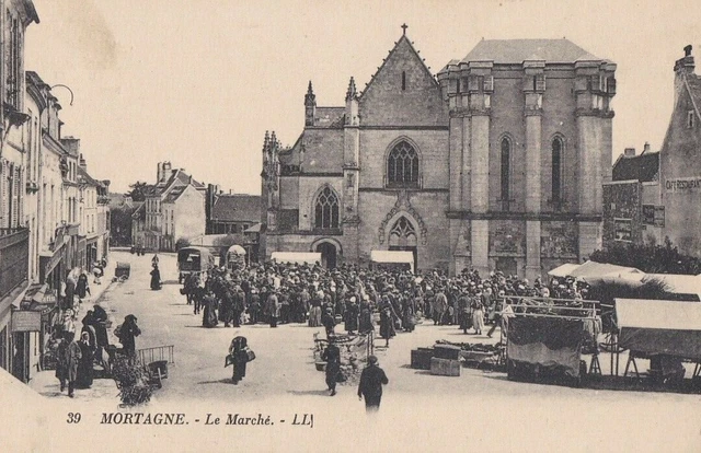 CPA 61 NORMANDIE Orne MORTAGNE du Perche - Le Marché  animé