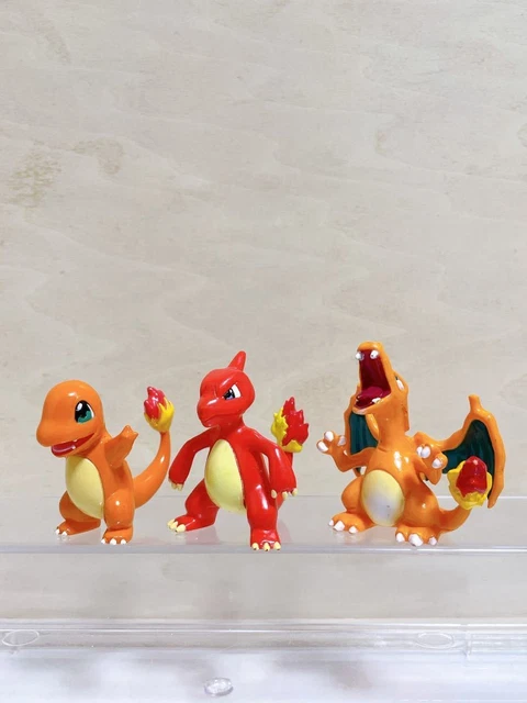 Pokémon Sélection Évolution 3 Pack - Comprend des figurines de combat de 5,1 cm pour Charmander, 7,6 cm pour Reptincel et 11,4 cm pour Dracaufeu