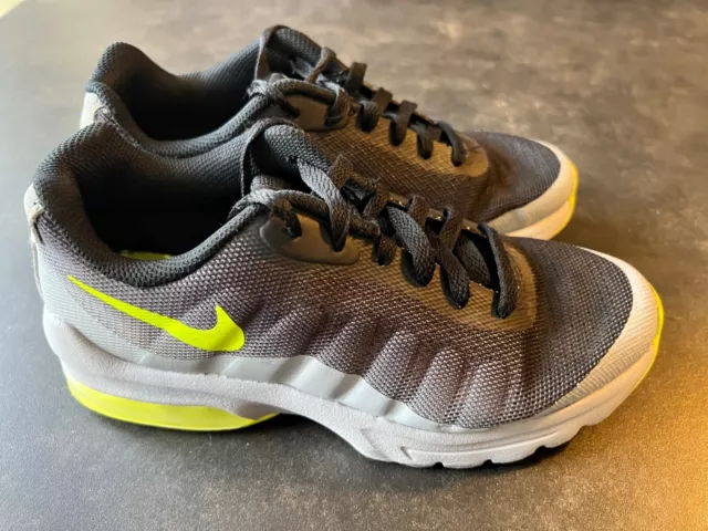Nike air max invigor junior trainers on sale