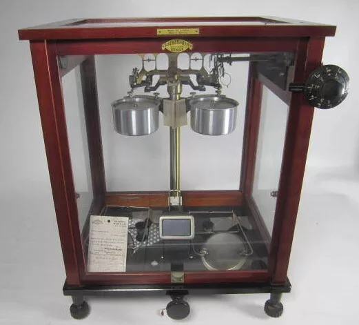 Feinwaage der Sartorius Werke Göttingen Mod DP 3/200 g um 1950 Wissenschaft