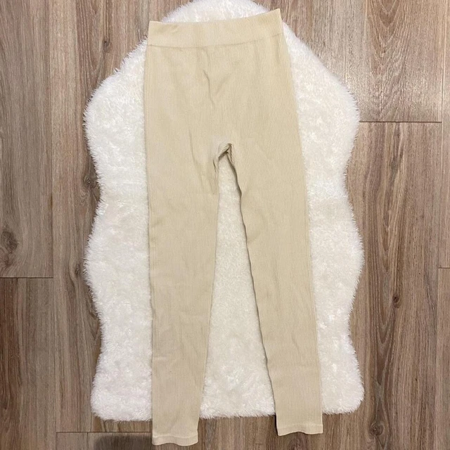 https://www.picclickimg.com/e-sAAOSwILBkjc4T/Zara-Ecru-Cream-Beige-ribbed-seamless-leggings-Size.webp