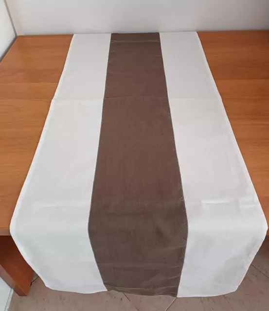 Centro Runner da tavolo Bianco elegante ricamo in Burano a mano in puro  lino