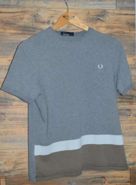 Boys Fred Perry T Shirt Size Large Youth