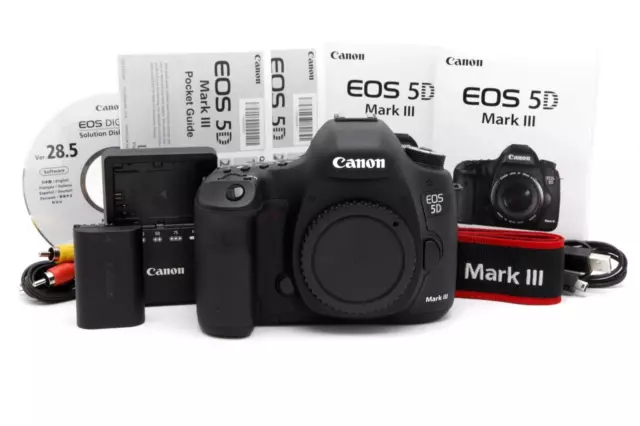 Near Mint Canon EOS 5D Mark III DSLR Camera Body with Accessories #41204